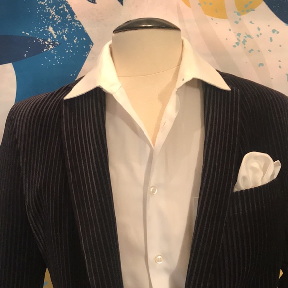 International concept Velvet Coat - Picture 3 of 17